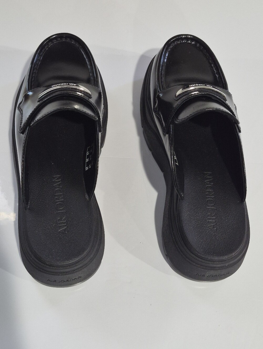 NIKE AIR JORDAN Mules HJ4292-001  Black Metallic Silver Women Size 8 - Picture 5 of 14